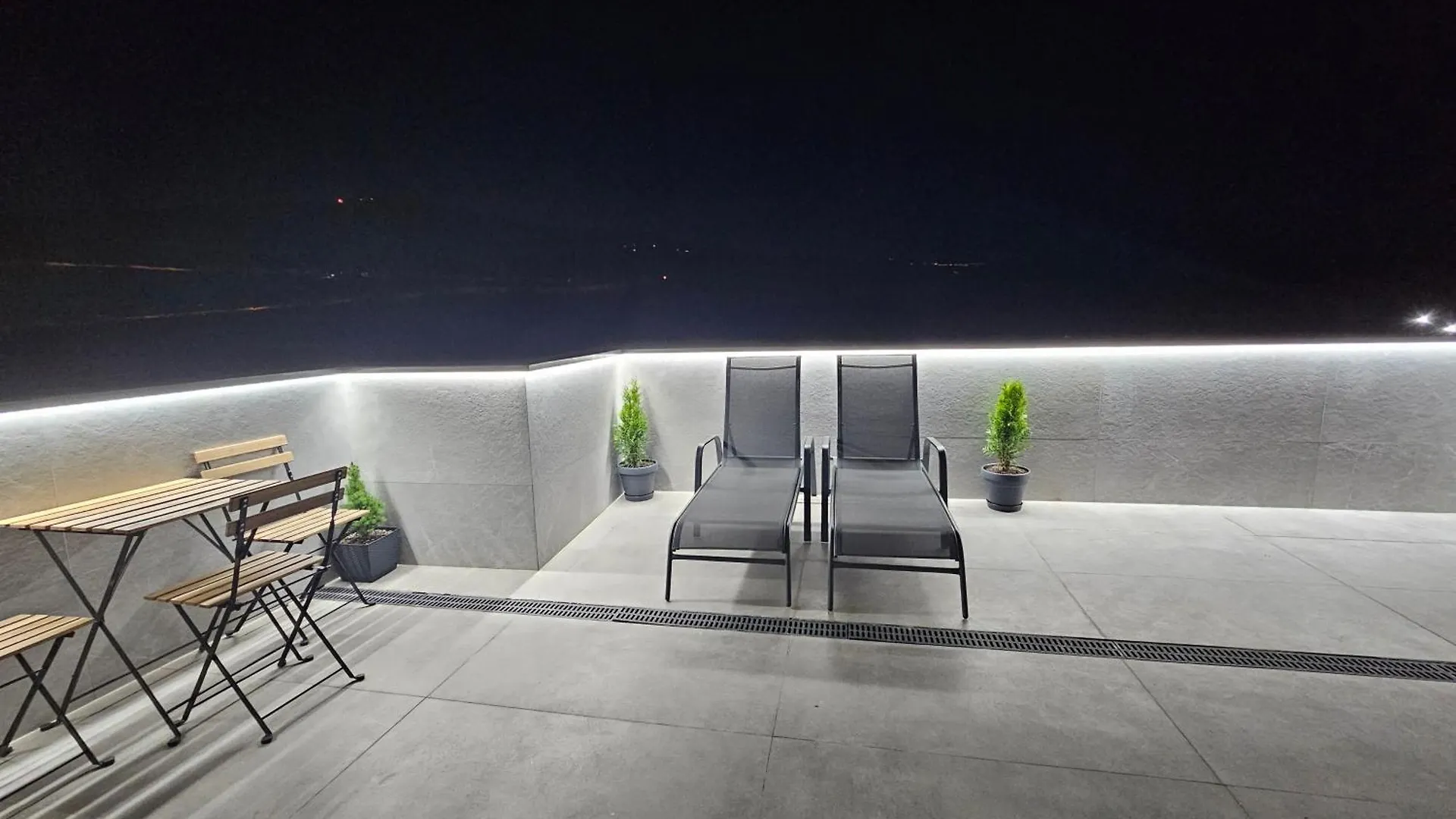 The Passenger Rooms Apartment ティビリシ