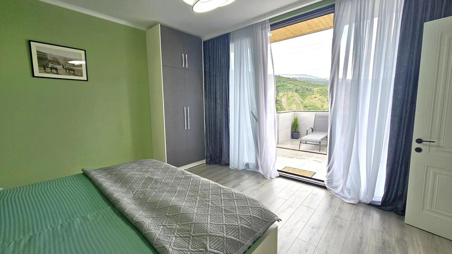 The Passenger Rooms Apartment ティビリシ