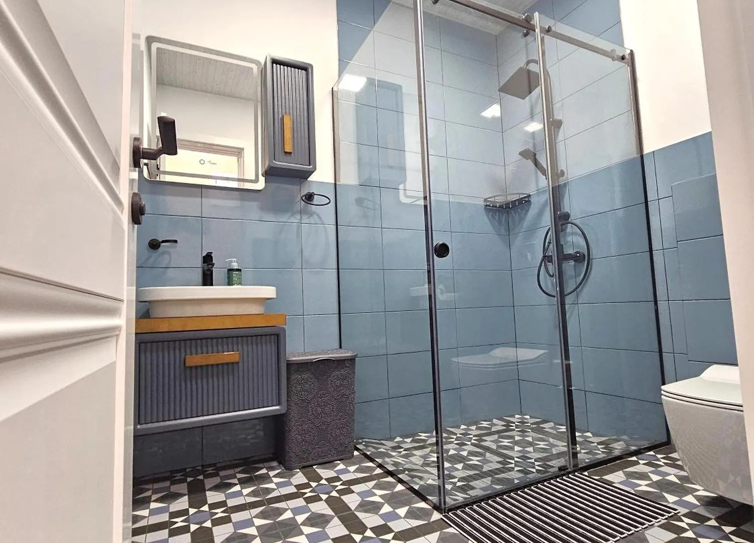 The Passenger Rooms Apartment ティビリシ グルジア