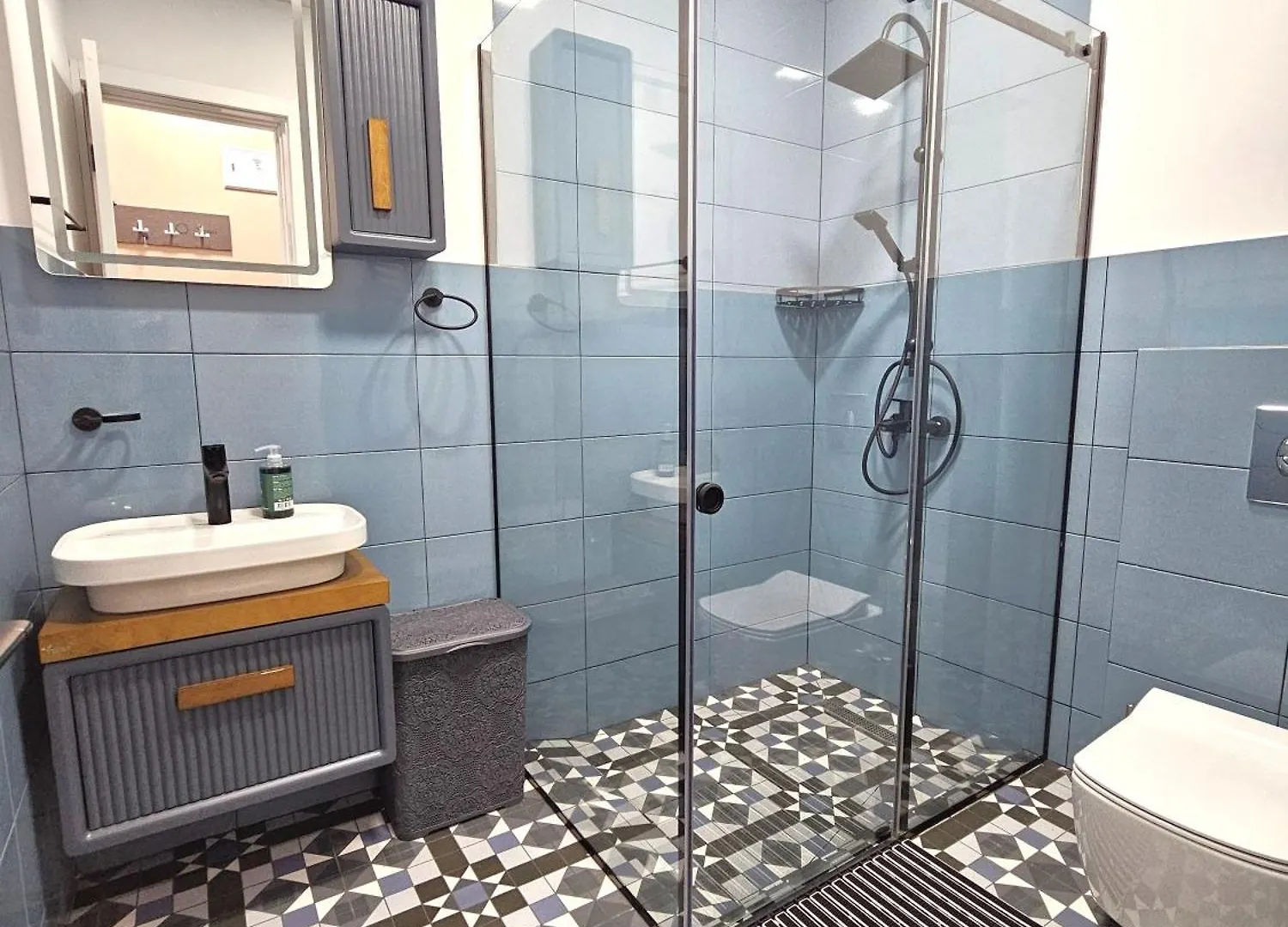 The Passenger Rooms Apartment ティビリシ
